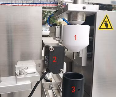 Kitchen Cleaning Tissue Packaging Baby Wipes Medical Towel Can Packing Wet Towelette Canister Labeling Cap Disinfectant Fill Rotary Type Filling Sealing Machine