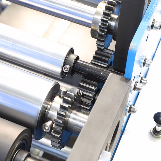 Prix ​​​​entièrement automatique avec poignée en ligne à ultrasons scellant le sac de boîte en tissu non tissé sac à provisions sac de t-shirt sac de gilet de coupe D